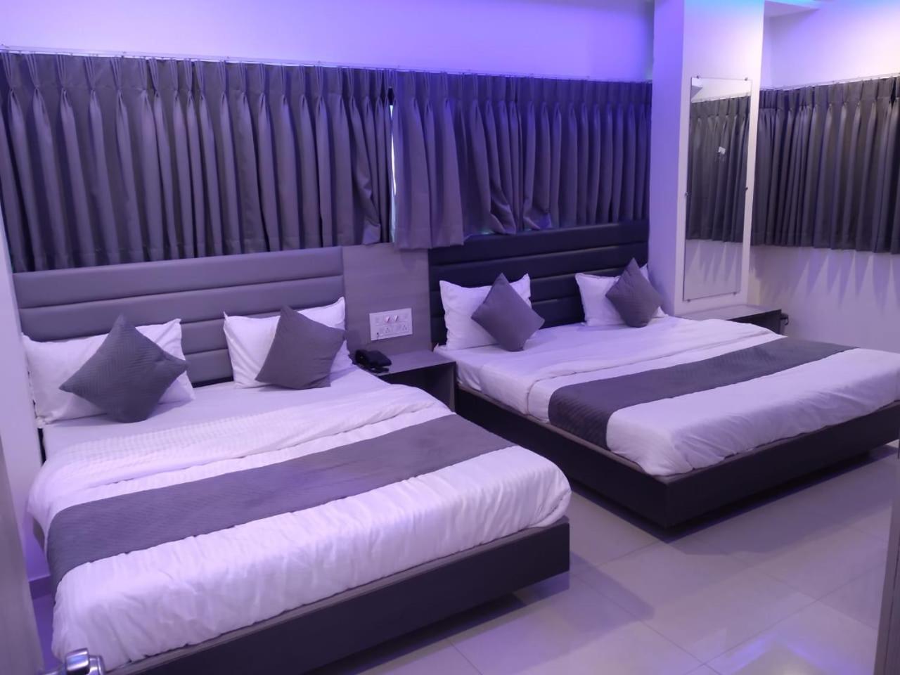 Hotel Selfie Inn Ahmedabad Eksteriør billede