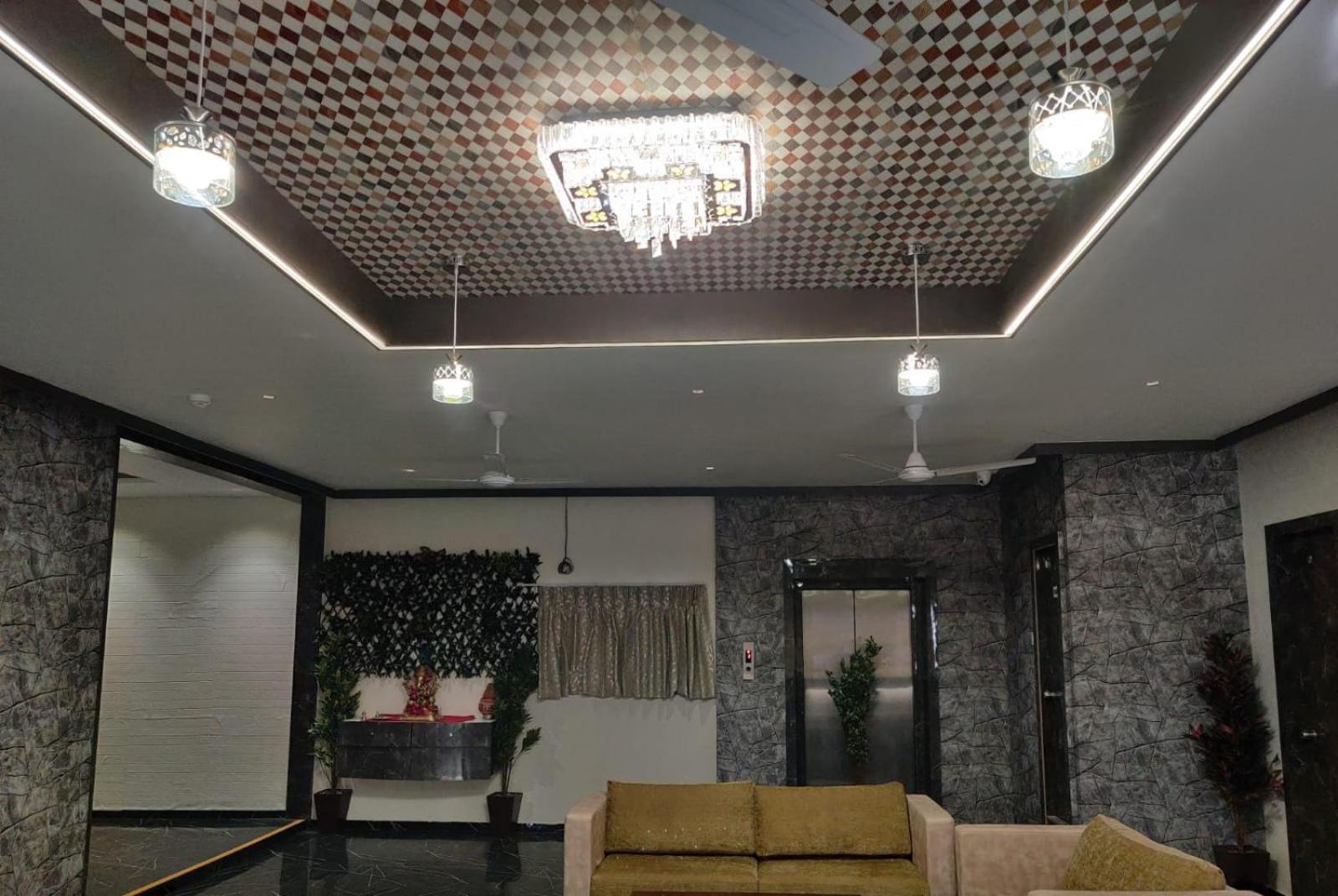 Hotel Selfie Inn Ahmedabad Eksteriør billede